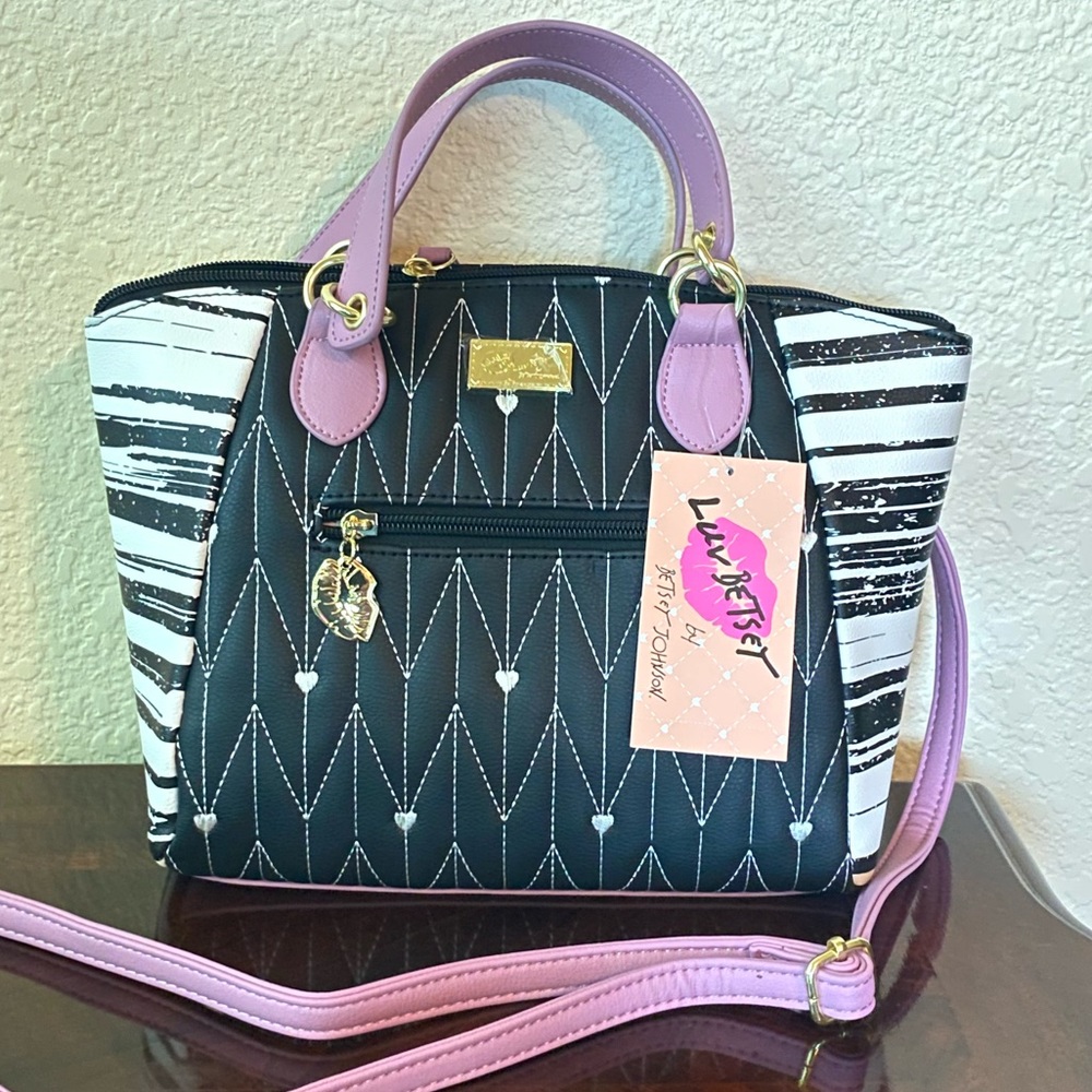 Betsey Johnson Luv Betsey Convertible Cross Body Clutch Bag. BRAND NEW WITH TAGS